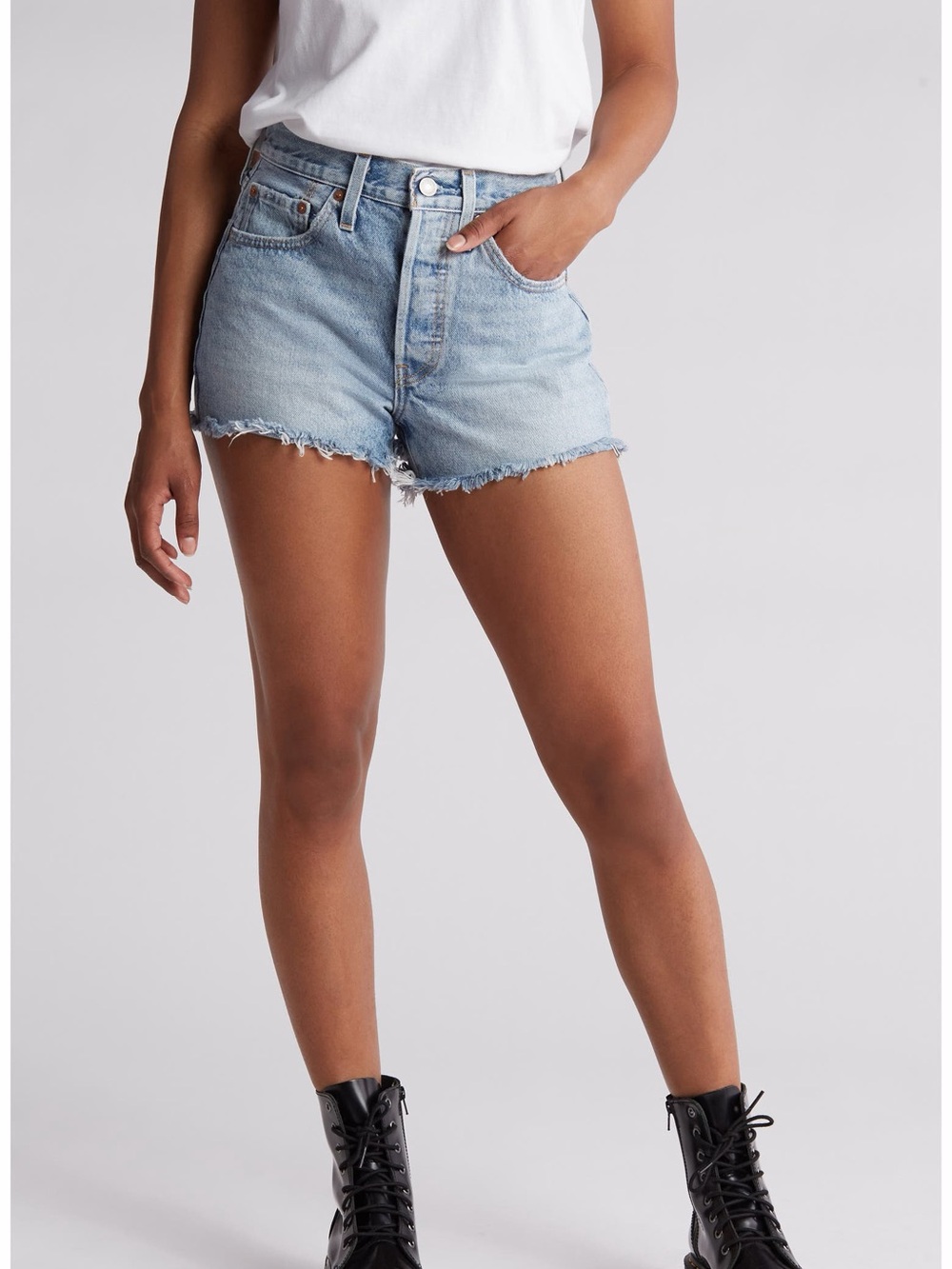 Levi’s 501 Original High Rise Button Fly Denim Shorts Light Wash Size 26 ✨